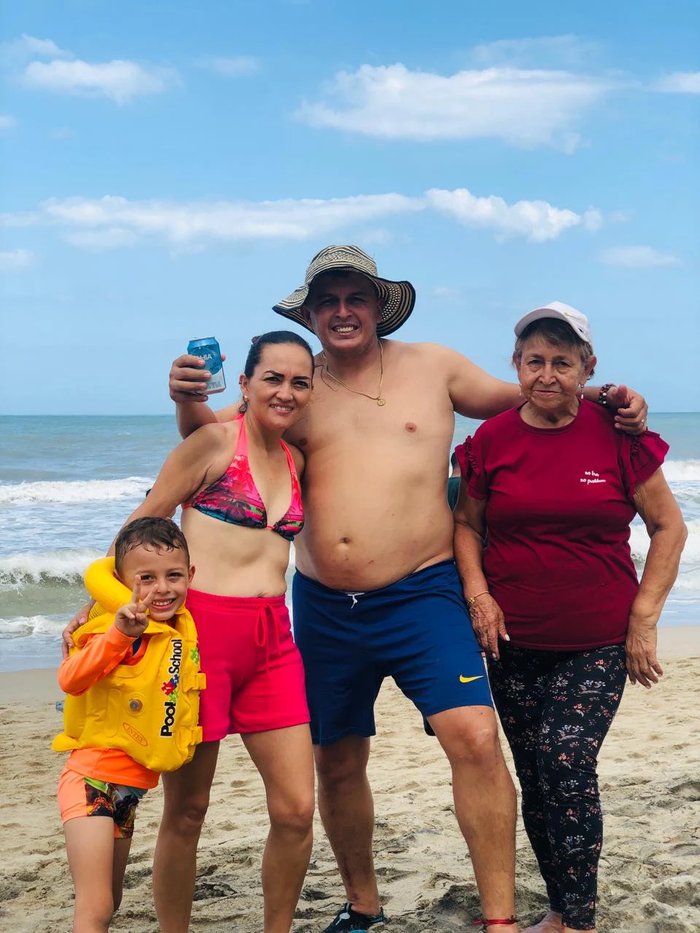 Familia cliente de Trevia Travel disfrutando su viaje